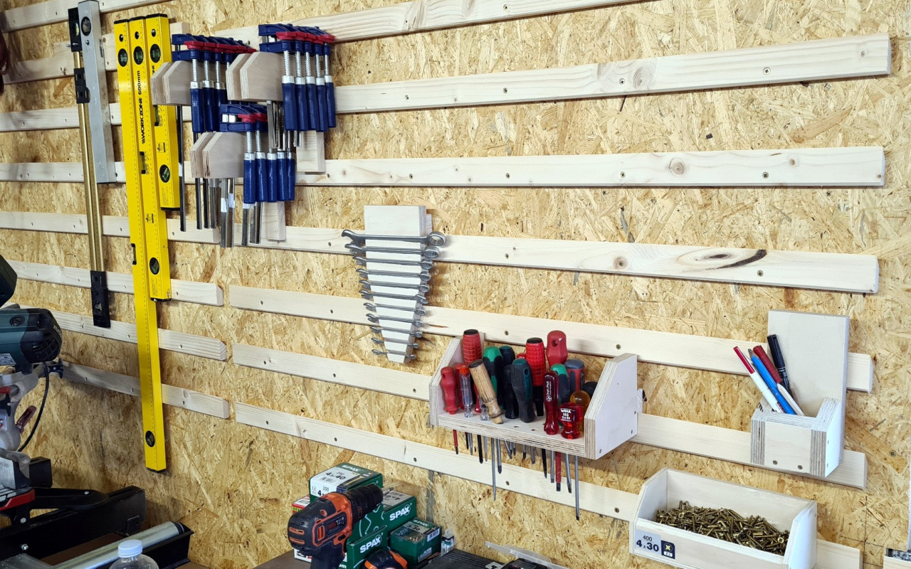 Die ersten Halterungen